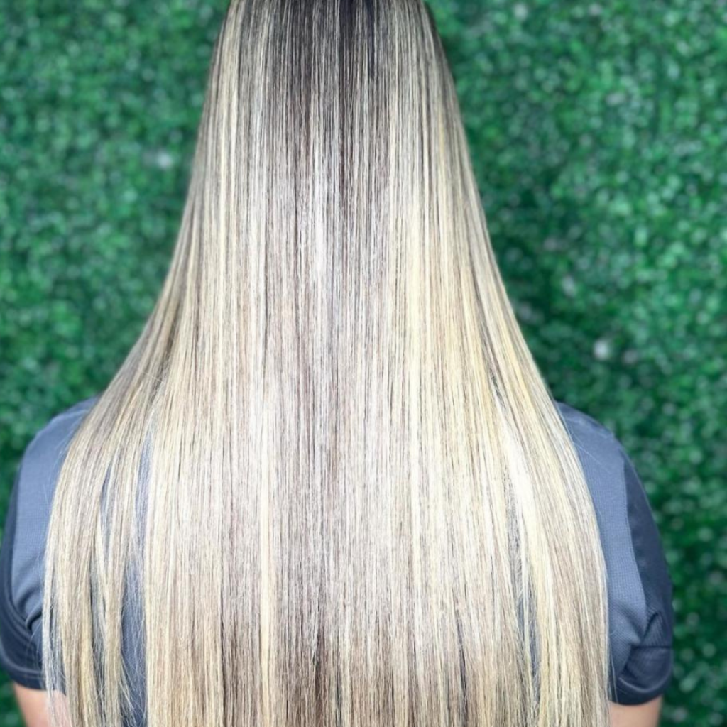 Say goodbye to dull, dry blonde hair! Experience the instant shine and nourishment with Gadih's pH Balance Achieve the perfect blonde with Gadih's pH Balance – intense hydration, vibrant color, and silky smooth hair every time