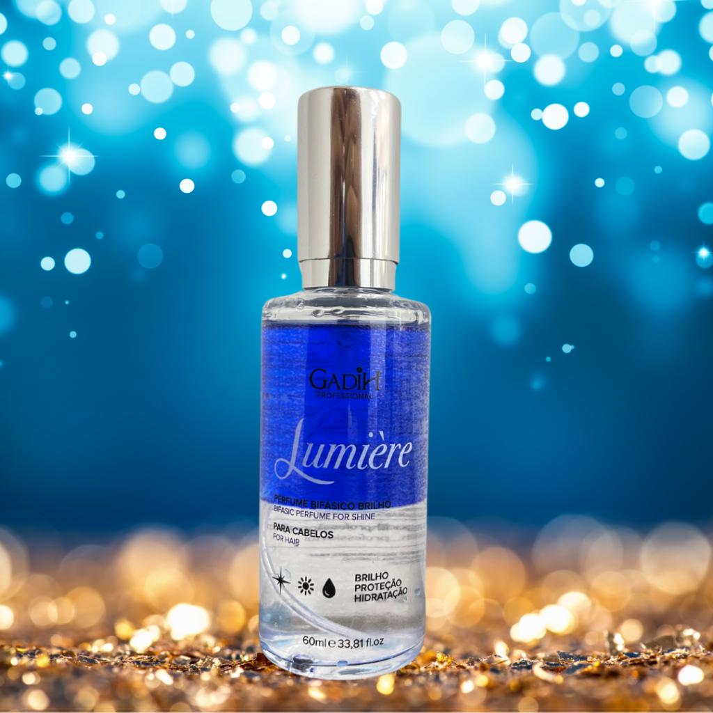 Avec Lumière Shine, le luxe se mêle à l’efficacité dans le soin des cheveux. Ce parfum capillaire bifasique offre une hydratation intense et une nutrition profonde grâce à sa formule enrichie en huiles essentielles. Appliquez 3 sprays après le coiffage et profitez de cheveux doux, brillants et délicieusement parfumés toute la journée.